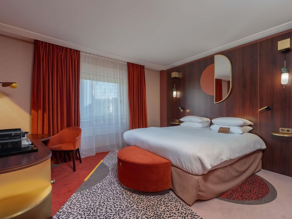 هتل ام گالری نست لا دیفنس